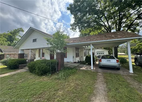 1208 5th St, Paris, AR 72855