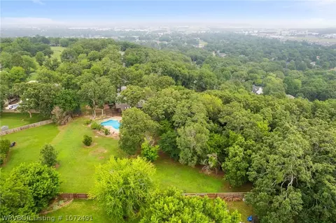View/Area - 2916 Kells Abbey, Fort Smith, AR 72908 photo 2 of 3