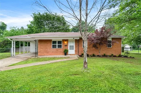 502 12th St, Van Buren, AR 72956