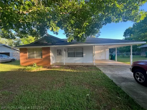 1860 Happy Ln, Booneville, AR 72927