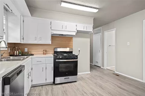 Kitchen - 2515 S 57th St, Fort Smith, AR 72903 photo 1 of 1