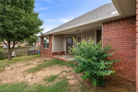 Exterior - 2011 Sitka Ln, Barling, AR 72923 photo 3 of 9