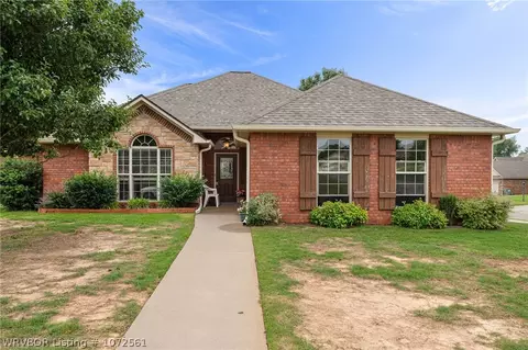 2011 Sitka Ln, Barling, AR 72923