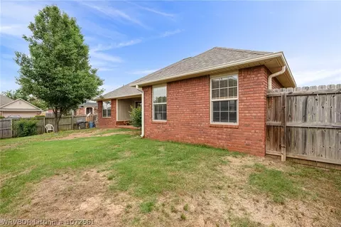 Exterior - 2011 Sitka Ln, Barling, AR 72923 photo 5 of 9