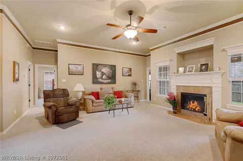 Living - 2011 Sitka Ln, Barling, AR 72923 photo 2 of 3