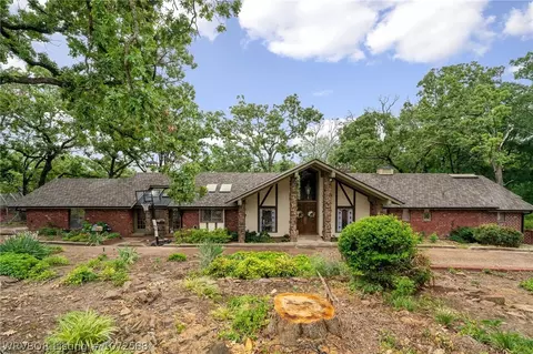 5814 Cliff Dr, Fort Smith, AR 72903