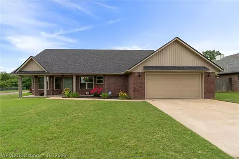 101 W Dora Ln, Poteau, OK 74953