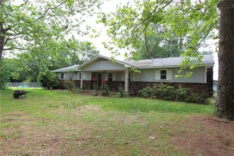 2021 Jeffers Dr, Ozark, AR 72949