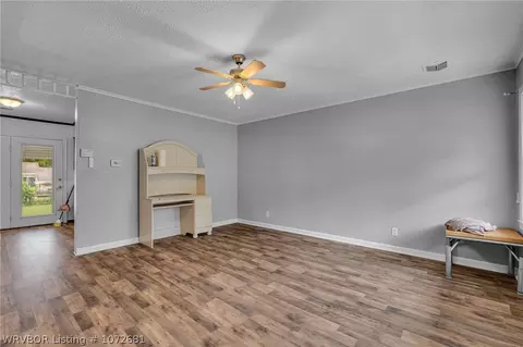 Living - 3806 Ridgeway Dr, Fort Smith, AR 72904 photo 1 of 2