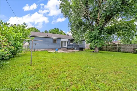Exterior - 3806 Ridgeway Dr, Fort Smith, AR 72904 photo 5 of 6