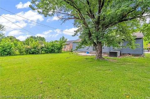 Exterior - 3806 Ridgeway Dr, Fort Smith, AR 72904 photo 6 of 6