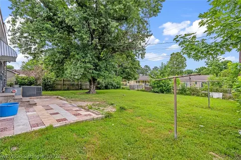 Exterior - 3806 Ridgeway Dr, Fort Smith, AR 72904 photo 3 of 6