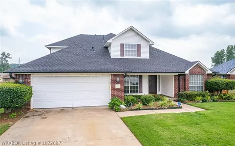Exterior - 1504 Rutgers Cir, Fort Smith, AR 72908 photo 3 of 4