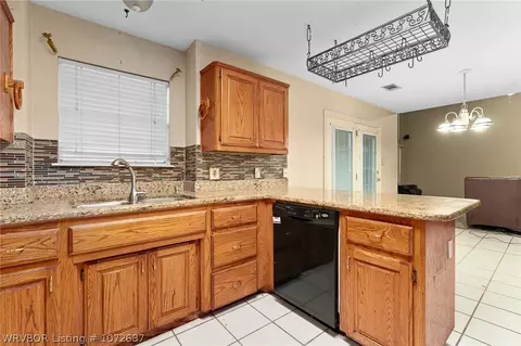 Kitchen - 1504 Rutgers Cir, Fort Smith, AR 72908 photo 3 of 3