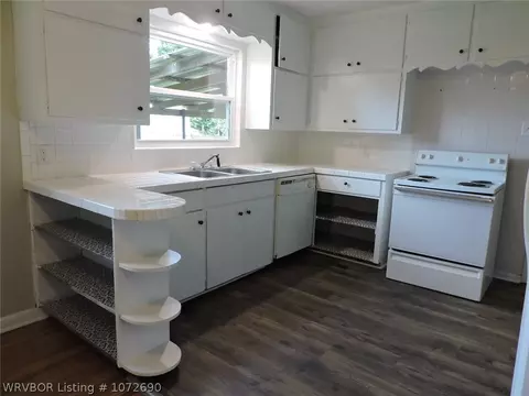 Kitchen - 3012 S 18th St, Fort Smith, AR 72901 photo 1 of 5