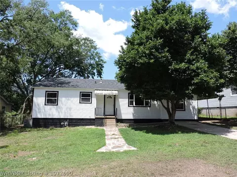 Exterior - 3012 S 18th St, Fort Smith, AR 72901 photo 3 of 5