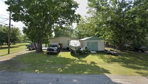 107 NE 2nd St, Red Oak, OK 74563