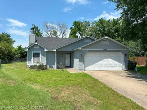 3220 S 68th Cir, Fort Smith, AR 72903 photo 2