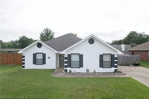 909 N 2nd Ter, Barling, AR 72923