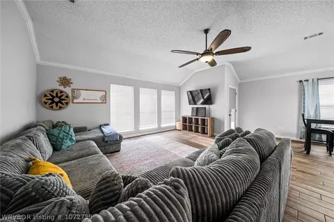 909 N 2nd Ter, Barling, AR 72923 photo 4
