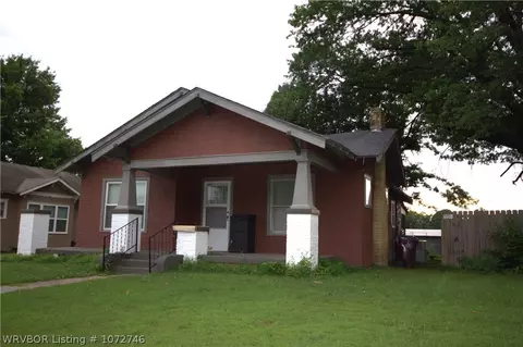 905 Clifton Ct, Fort Smith, AR 72903