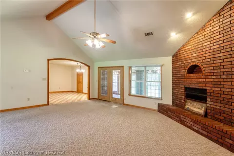 Living - 12601 Parnell Ln, Fort Smith, AR 72916 photo 2 of 3