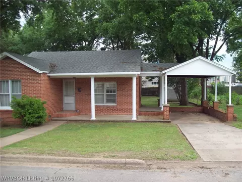 607 School St, Ozark, AR 72949