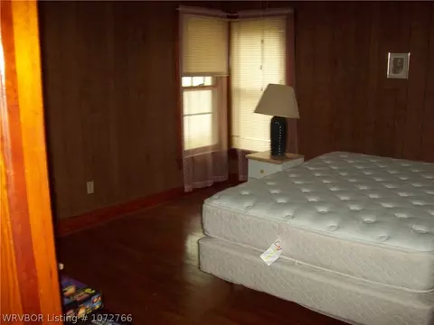 Bedroom - 607 School St, Ozark, AR 72949 photo 3 of 4