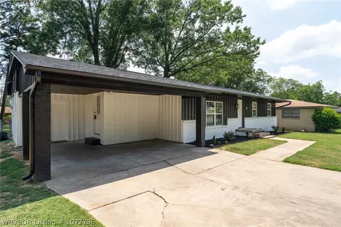 2108 Boston St, Fort Smith, AR 72901 photo 2