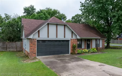 Exterior - 3117 S 100th St, Fort Smith, AR 72903 photo 2 of 5