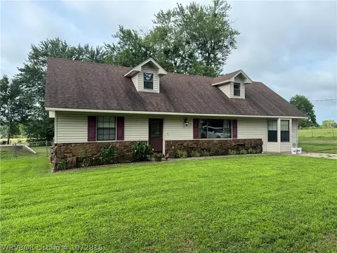 403 W Adams St, Charleston, AR 72933