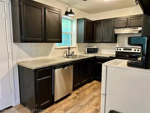 Kitchen - 300 Miller St, Altus, AR 72821 photo 3 of 4