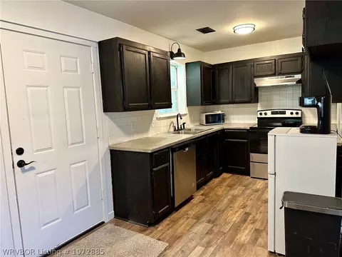 Kitchen - 300 Miller St, Altus, AR 72821 photo 1 of 4
