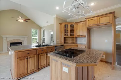 Kitchen - 5808 Cedar Break Dr, Fort Smith, AR 72916 photo 5 of 7