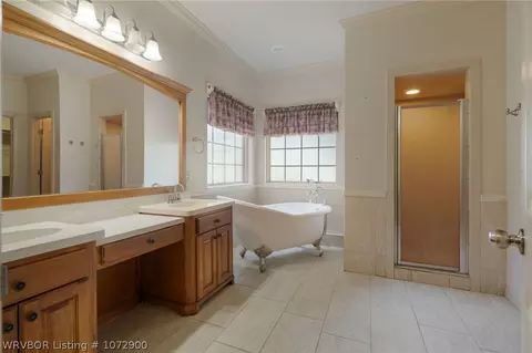 Bath - 5808 Cedar Break Dr, Fort Smith, AR 72916 photo 3 of 5