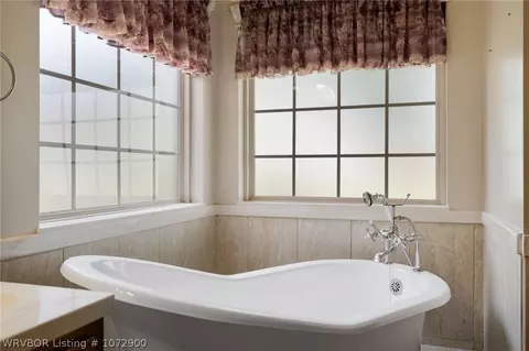 Bath - 5808 Cedar Break Dr, Fort Smith, AR 72916 photo 5 of 5