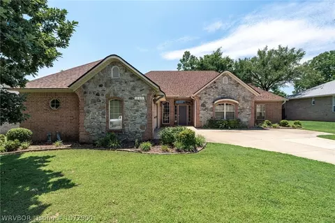 Exterior - 5808 Cedar Break Dr, Fort Smith, AR 72916 photo 6 of 7