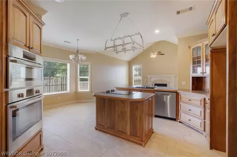Kitchen - 5808 Cedar Break Dr, Fort Smith, AR 72916 photo 4 of 7