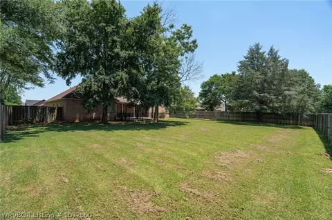 Exterior - 5808 Cedar Break Dr, Fort Smith, AR 72916 photo 4 of 7