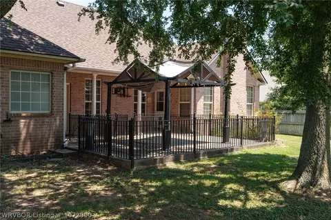 Exterior - 5808 Cedar Break Dr, Fort Smith, AR 72916 photo 5 of 7