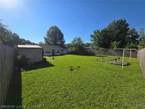 Exterior - 7918 Colony Ln, Fort Smith, AR 72908 photo 8 of 10