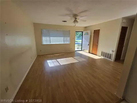 Living - 7918 Colony Ln, Fort Smith, AR 72908 photo 2 of 2