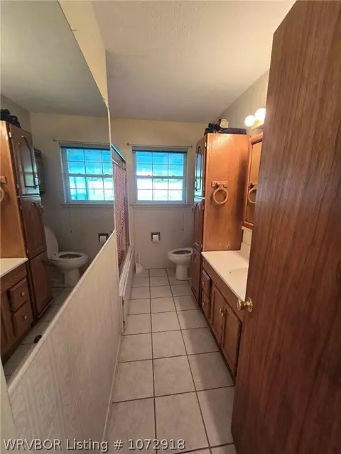 Bath - 7918 Colony Ln, Fort Smith, AR 72908 photo 1 of 2