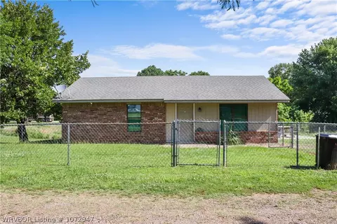 601 Goodnight St, Panama, OK 74951