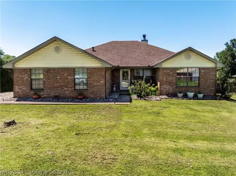 303 Crestview Dr, Van Buren, AR 72956