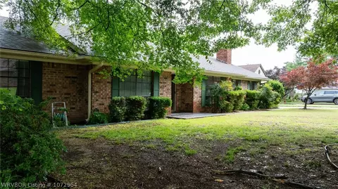 Exterior - 4907 S X St, Fort Smith, AR 72903 photo 2 of 10