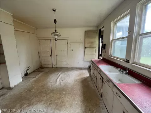 Kitchen - 1202 N 37th St, Fort Smith, AR 72904 photo 2 of 3