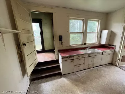 Entry Way - 1202 N 37th St, Fort Smith, AR 72904 photo 5 of 20