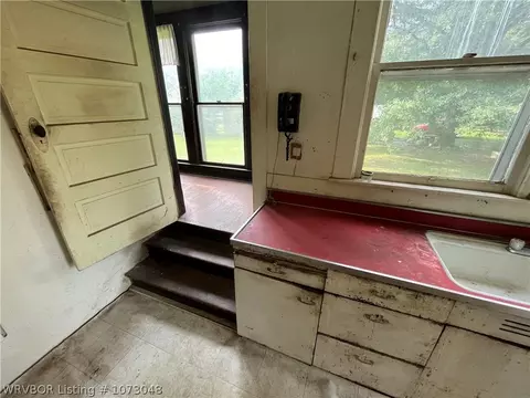 Entry Way - 1202 N 37th St, Fort Smith, AR 72904 photo 6 of 20