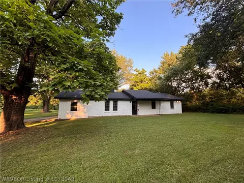 406 S Elm St, Hartford, AR 72938